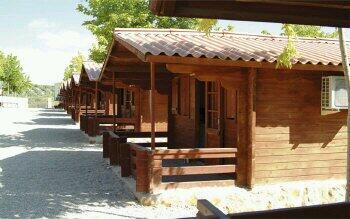 Camping and bungalow resort with circular showers and water reuse