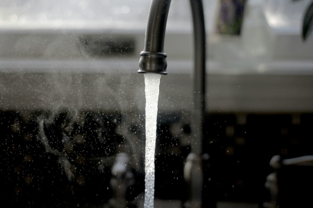 Grifo con chorro de agua aerada