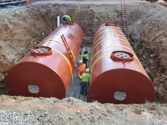 Tanques de almacenamiento de aguas residuales subterráneos en instalación industrial